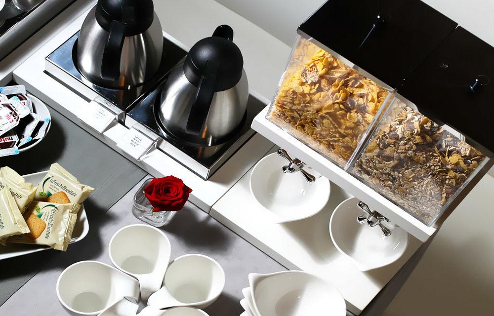Style Hotel Milan Bagian luar foto